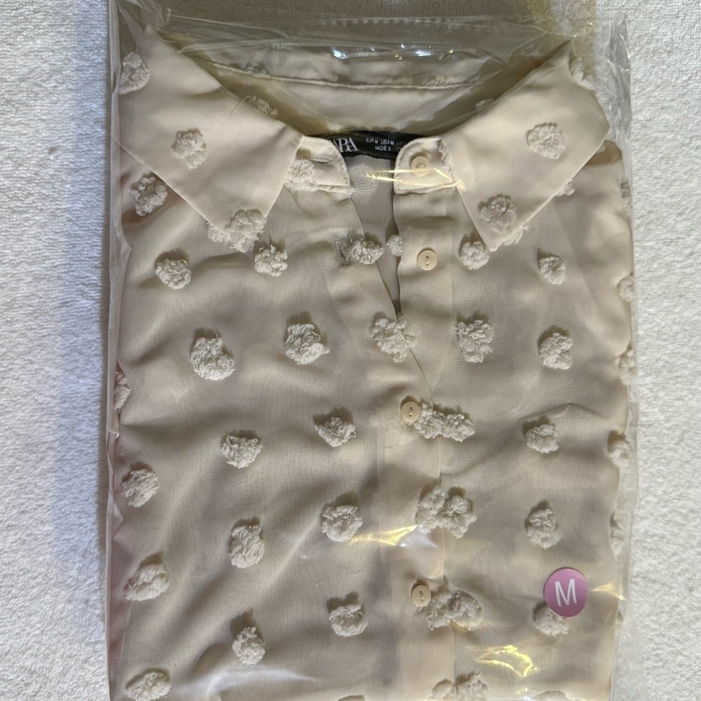 NWOT Zara Cream Blouse with White Floral Accents - Size M - Picture 7 of 11